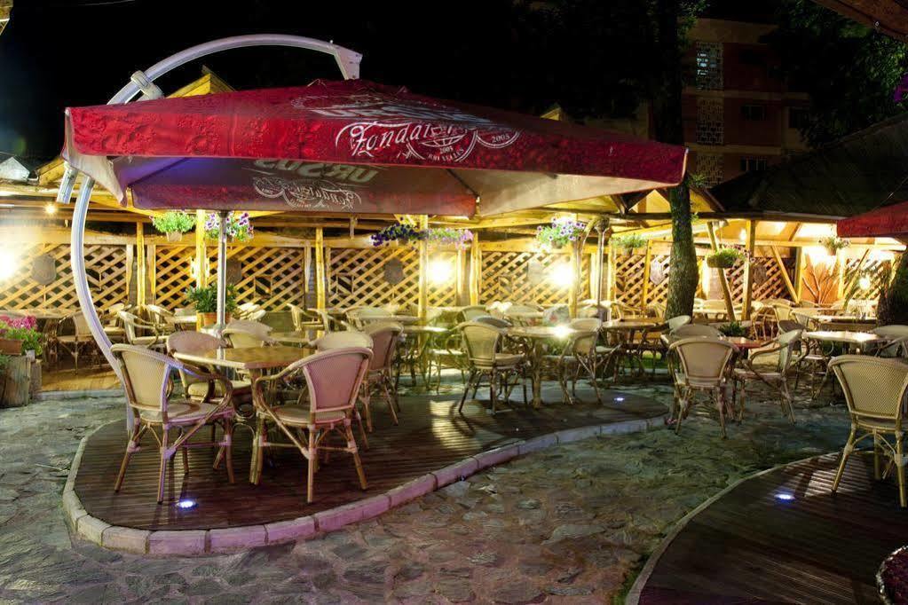 Hotel Anna Junior Târgu Jiu Restaurant photo