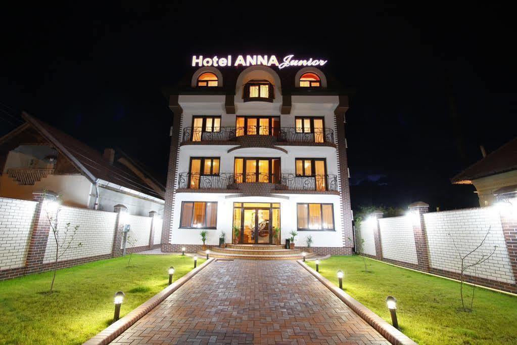 Hotel Anna Junior Târgu Jiu Exterior photo