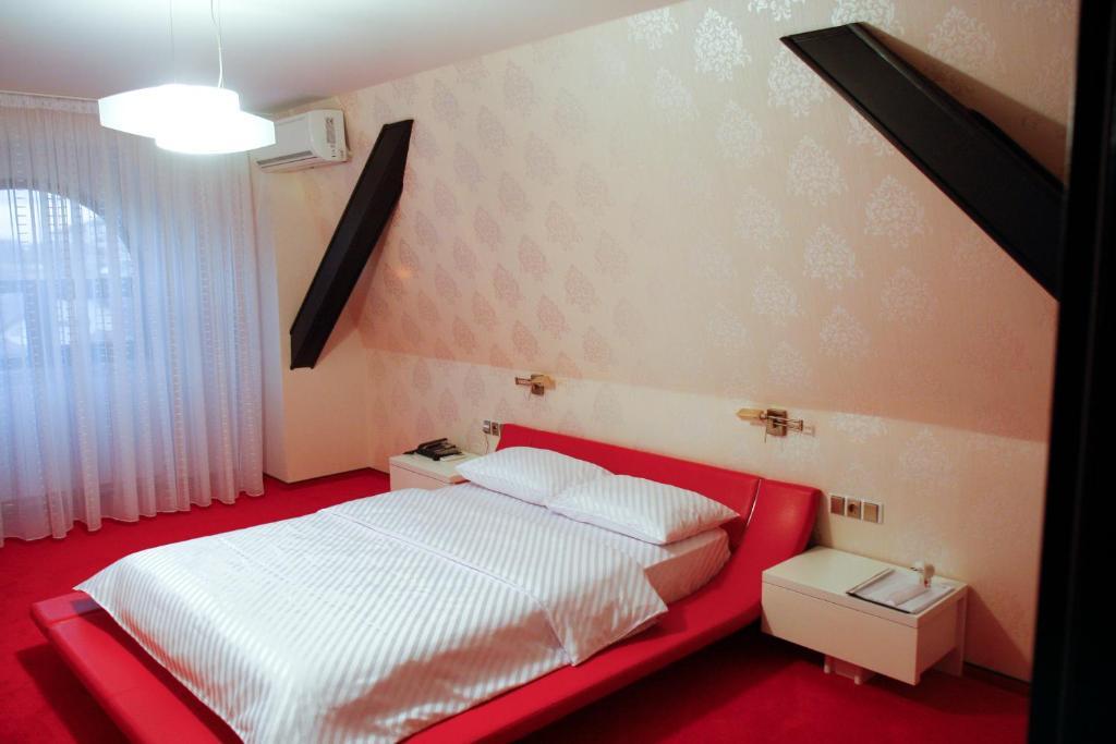 Hotel Anna Junior Târgu Jiu Room photo